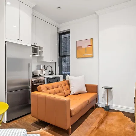 Charming Midtown 3Bd 1 Bath Near Times Square & Central Park